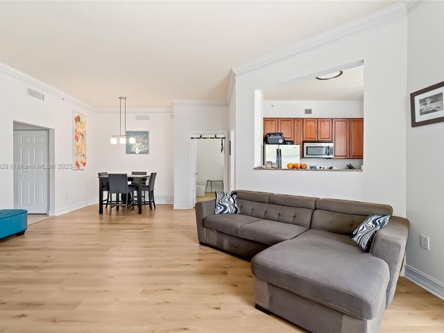 2-bedroom condo for sale in Aventura - 3001 NE 185th St 135 - MondialRealty