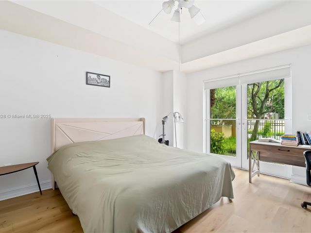 2-bedroom condo for sale in Aventura - 3001 NE 185th St 135 - MondialRealty