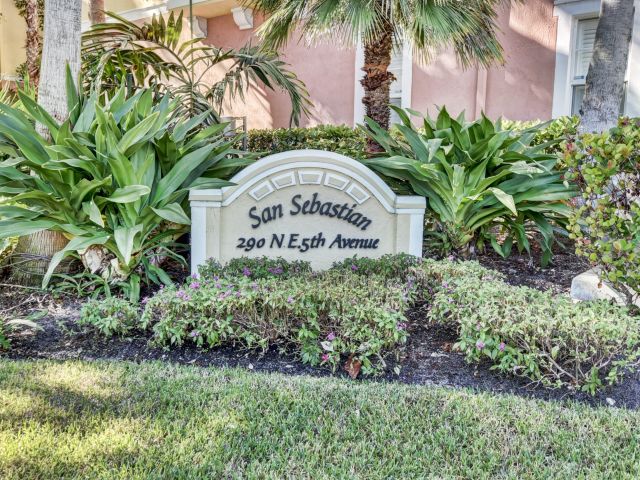 Home for rent at 290 NE 5th Avenue 1 - photo 6505023