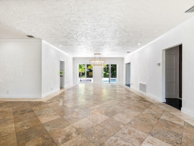 Home for rent at 247 Plymouth Road - photo 6506387