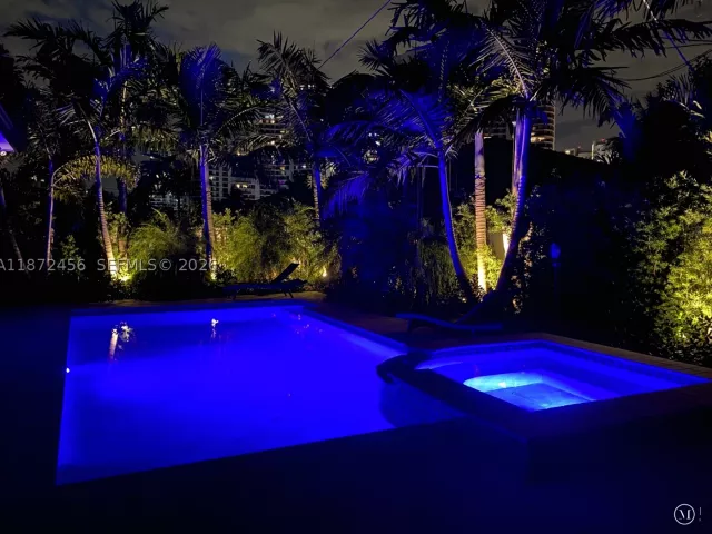 3-bedroom home for sale in Sunny Isles Beach - 343 190th St - MondialRealty