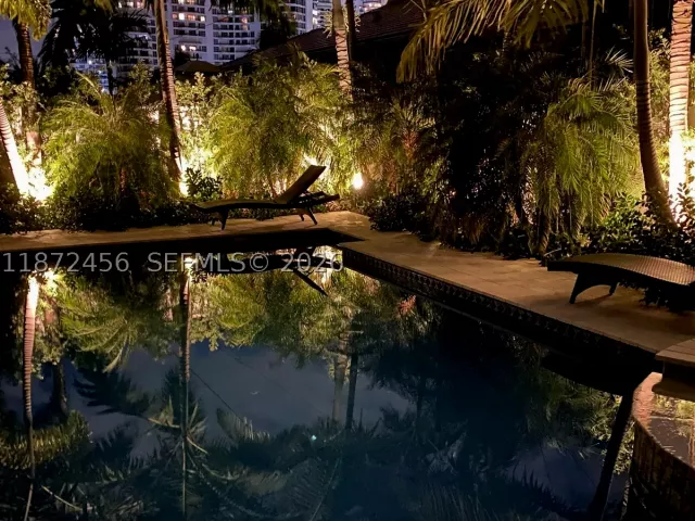 3-bedroom home for sale in Sunny Isles Beach - 343 190th St - MondialRealty
