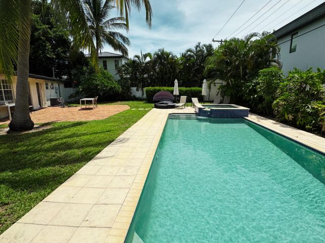 Home for rent at 300 NE 7th Street - photo 6503605