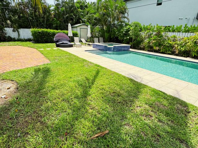 Home for rent at 300 NE 7th Street - photo 6503606