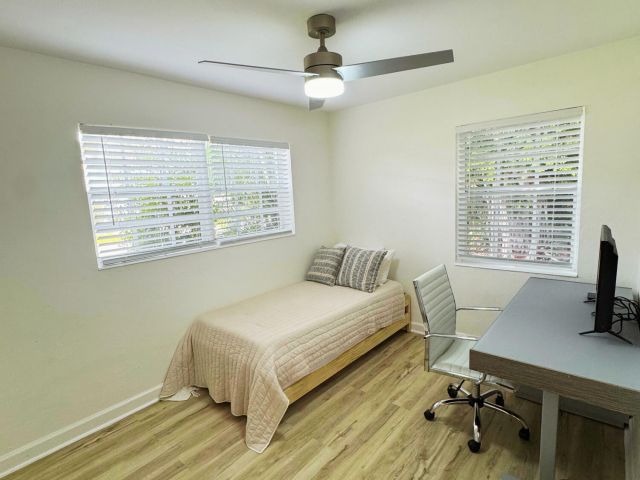 Home for rent at 300 NE 7th Street - photo 6503610