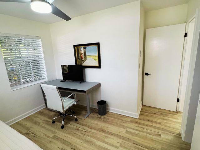 Home for rent at 300 NE 7th Street - photo 6503611