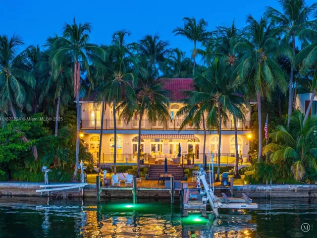 5-bedroom home for rent in Miami Beach - 814 W Dilido Dr - MondialRealty