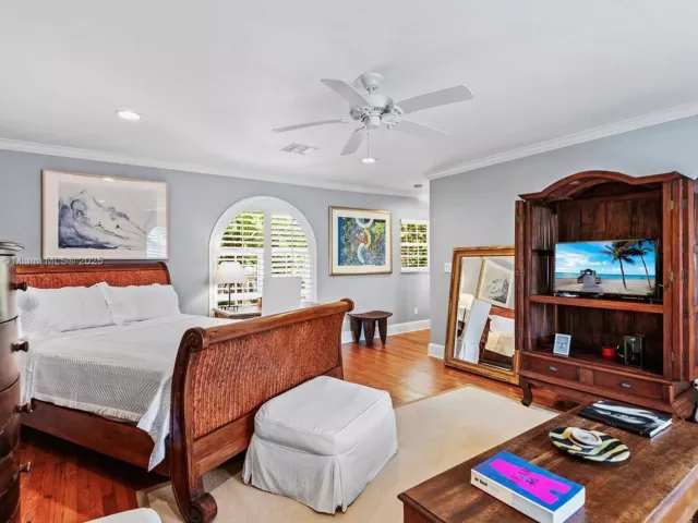 5-bedroom home for rent in Miami Beach - 814 W Dilido Dr - MondialRealty