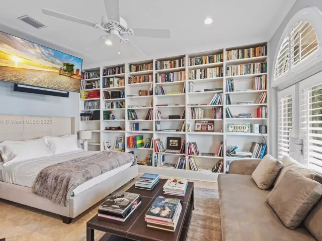 5-bedroom home for rent in Miami Beach - 814 W Dilido Dr - MondialRealty