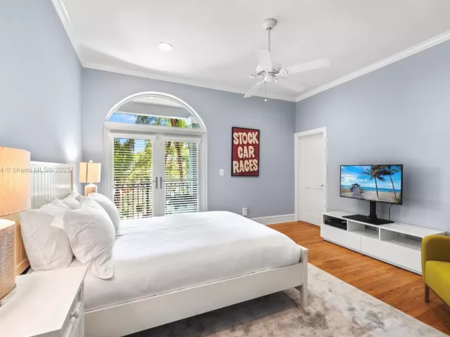 5-bedroom home for rent in Miami Beach - 814 W Dilido Dr - MondialRealty