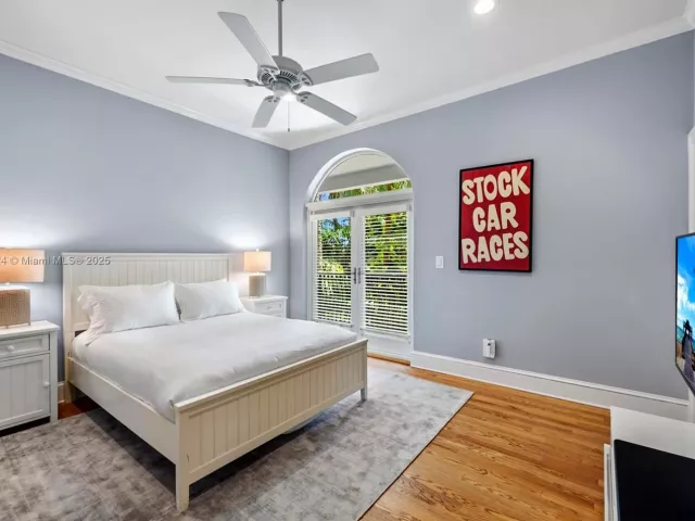 5-bedroom home for rent in Miami Beach - 814 W Dilido Dr - MondialRealty