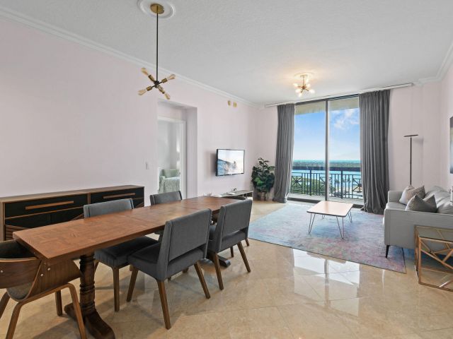 Apartment for rent  Unit #818 - photo 6513479