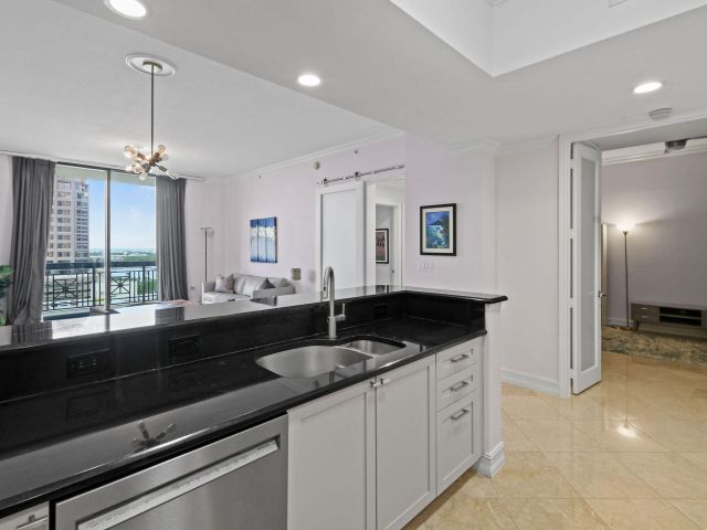 Apartment for rent  Unit #818 - photo 6513480