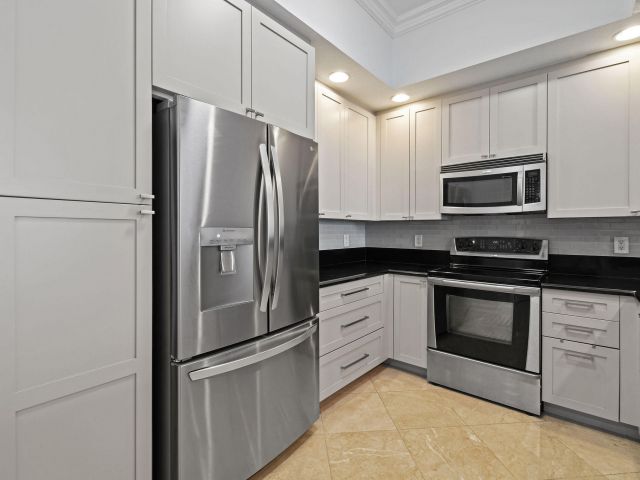 Apartment for rent  Unit #818 - photo 6513481