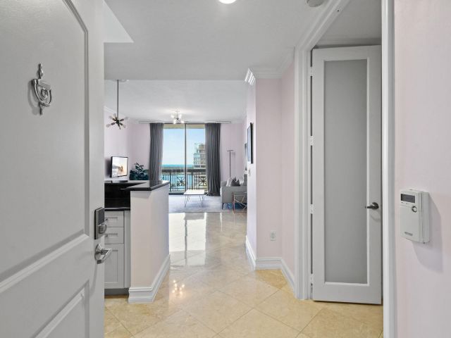 Apartment for rent  Unit #818 - photo 6513483