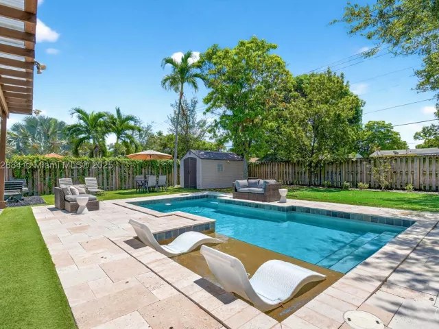 3-bedroom home for sale in Fort Lauderdale - 708 SW 19th St - MondialRealty