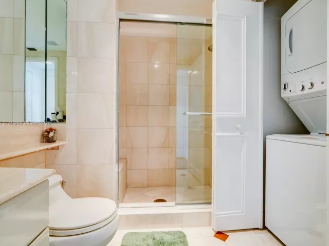 2-bedroom condo for sale in Aventura - 2000 Island Blvd 710 - MondialRealty