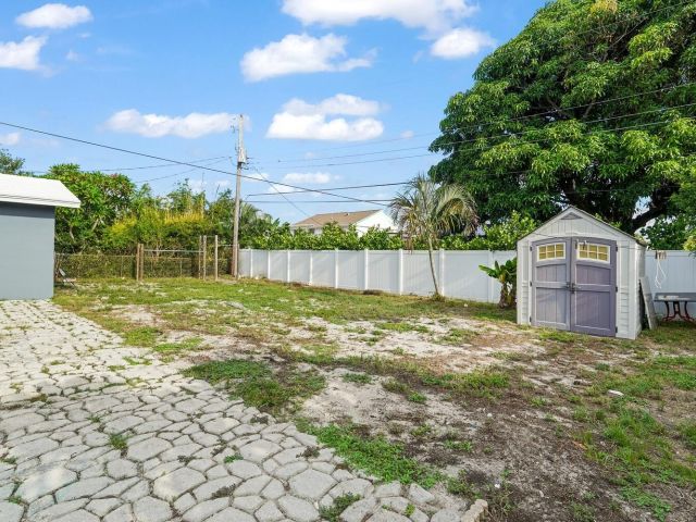 Home for sale at 257 SW 5th Street - photo 6503736