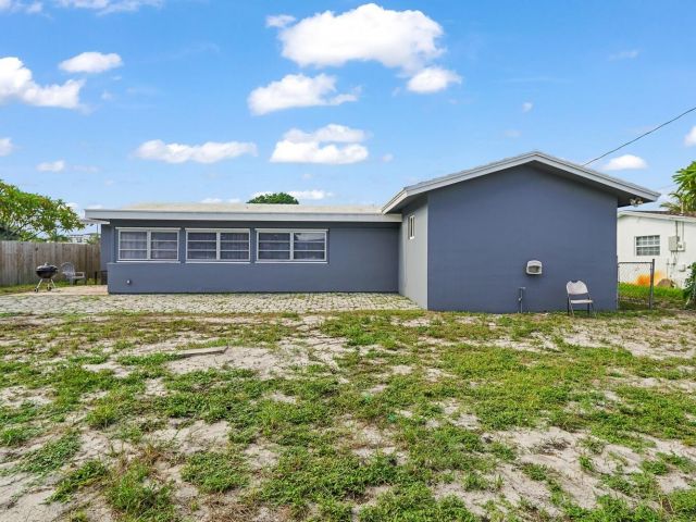 Home for sale at 257 SW 5th Street - photo 6503738