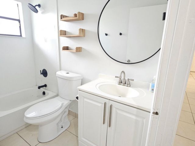 Home for rent at 297 NW 1 Avenue NW - photo 6549261