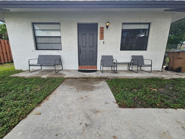 Home for rent at 297 NW 1 Avenue NW - photo 6549270
