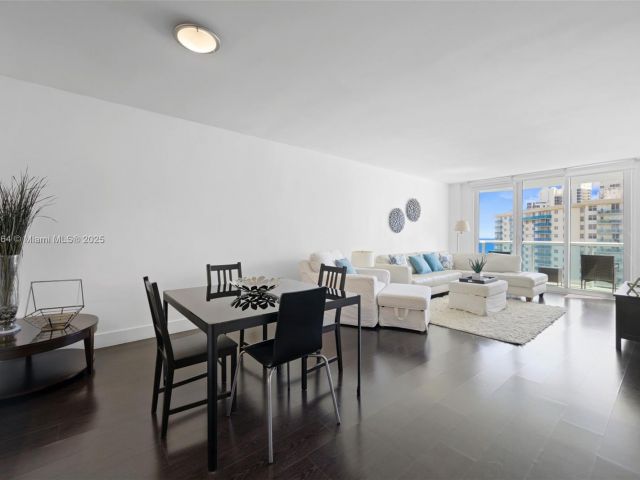 Apartment for sale  Unit #1414 - photo 6501756