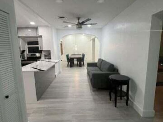 Home for rent at 291 E Boca Raton Road - photo 6503546