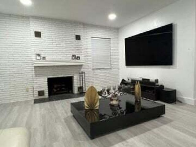 Home for rent at 291 E Boca Raton Road - photo 6503554