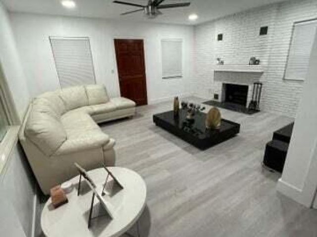 Home for rent at 291 E Boca Raton Road - photo 6503555