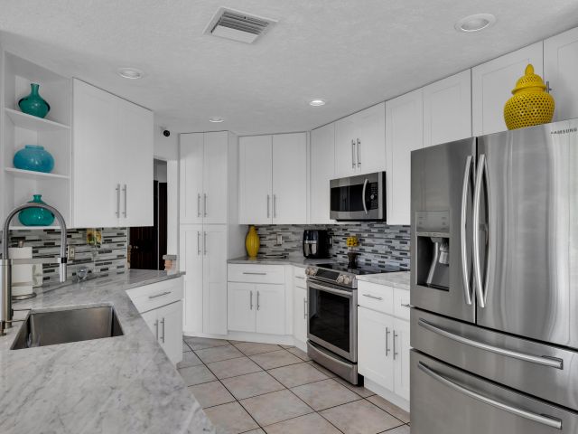 Home for rent at 6362 Brava Way - photo 6514376