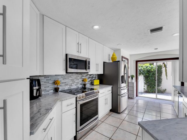 Home for rent at 6362 Brava Way - photo 6514379