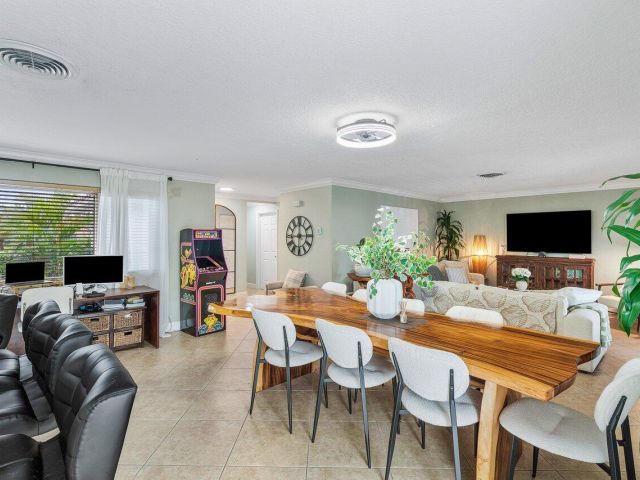 Home for sale at 401 SE 14th Avenue - photo 6510872