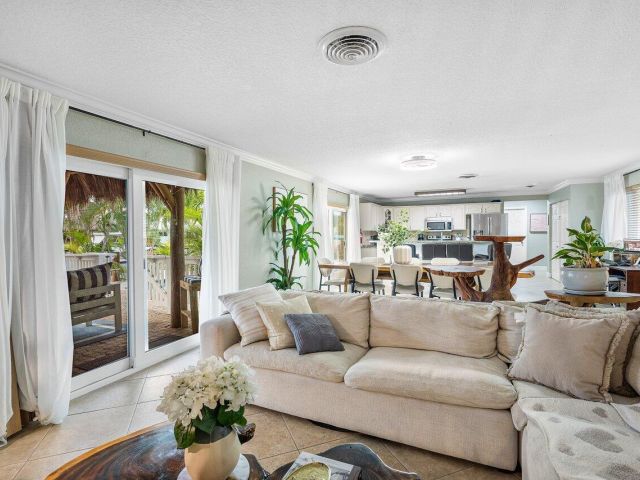 Home for sale at 401 SE 14th Avenue - photo 6510874