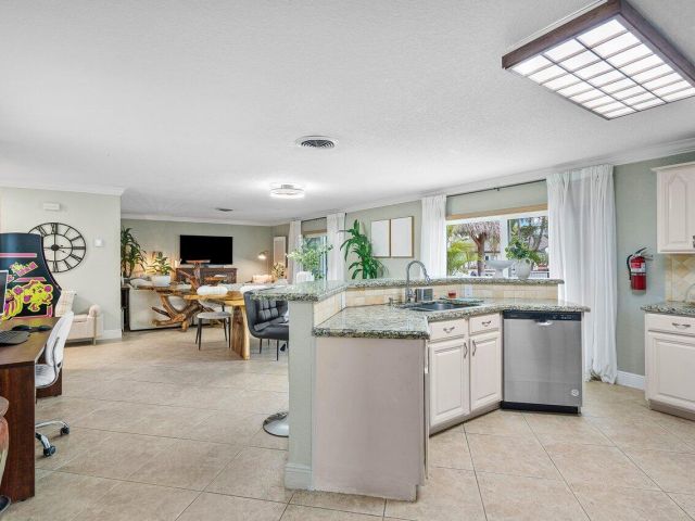 Home for sale at 401 SE 14th Avenue - photo 6510877