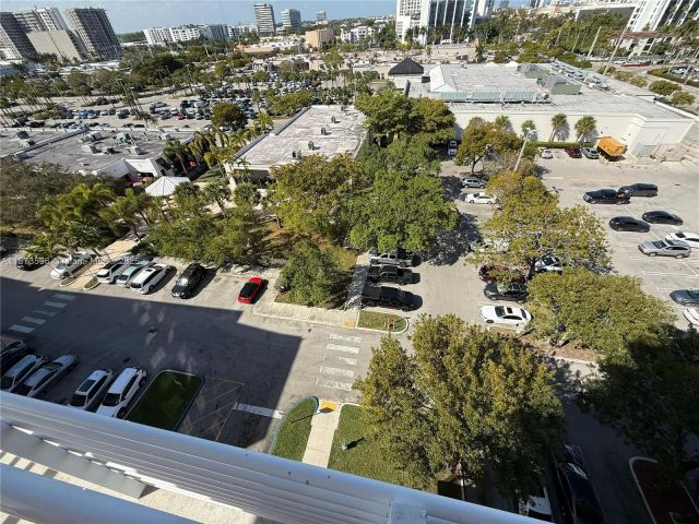 1-bedroom condo for sale in Aventura - 18800 NE 29th Ave 801 - MondialRealty