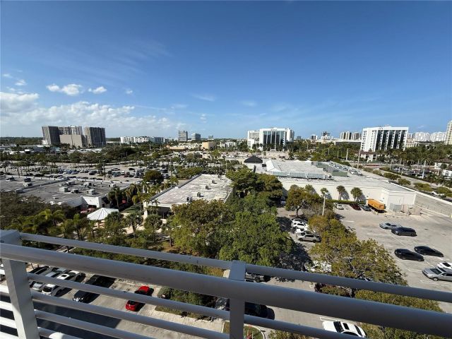 1-bedroom condo for sale in Aventura - 18800 NE 29th Ave 801 - MondialRealty