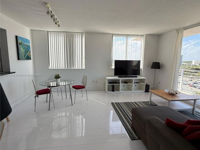 1-bedroom condo for sale in Aventura - 18800 NE 29th Ave 801 - MondialRealty