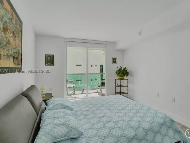 3-bedroom condo for sale in Sunny Isles Beach - 150 Sunny Isles Blvd 1-1606 - MondialRealty