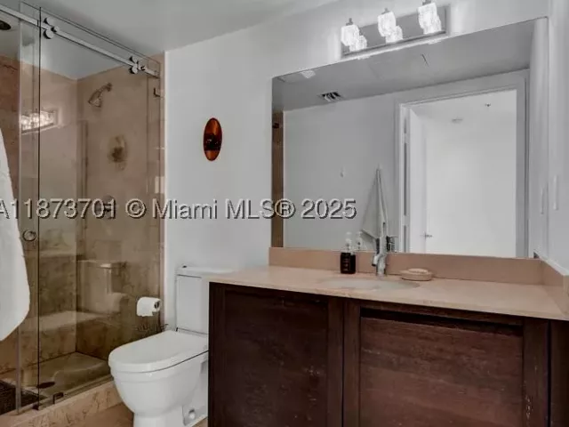 3-bedroom condo for sale in Sunny Isles Beach - 150 Sunny Isles Blvd 1-1606 - MondialRealty