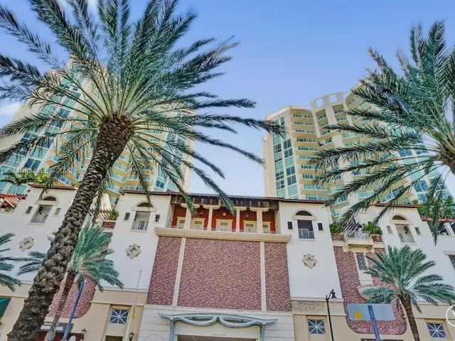 3-bedroom condo for sale in Sunny Isles Beach - 150 Sunny Isles Blvd 1-1606 - MondialRealty