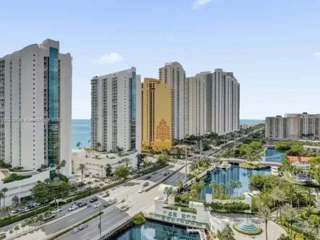 3-bedroom condo for sale in Sunny Isles Beach - 150 Sunny Isles Blvd 1-1606 - MondialRealty