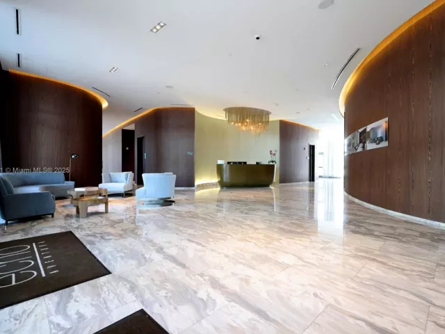 4-bedroom condo for sale in Aventura - 3250 NE 188th St 502 - MondialRealty