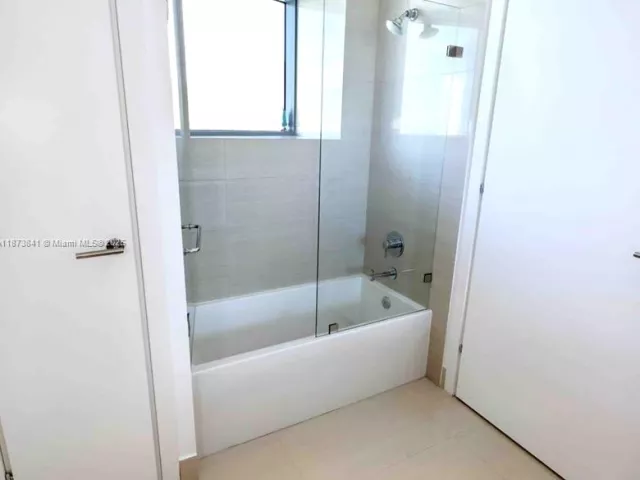 4-bedroom condo for sale in Aventura - 3250 NE 188th St 502 - MondialRealty