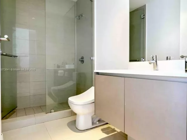 4-bedroom condo for sale in Aventura - 3250 NE 188th St 502 - MondialRealty