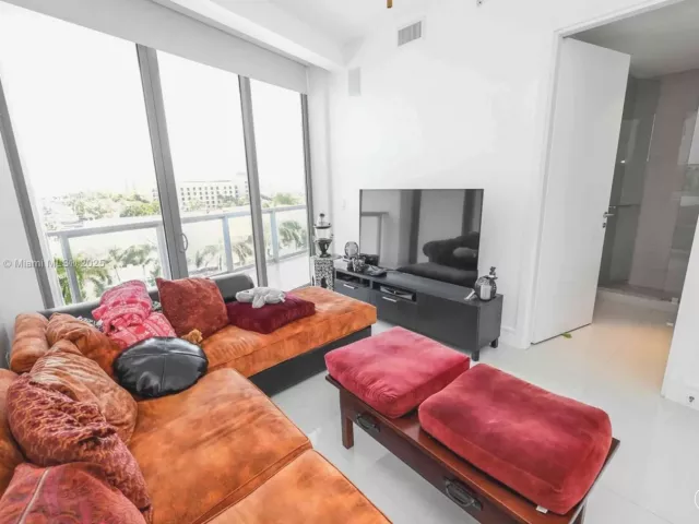 4-bedroom condo for sale in Aventura - 3250 NE 188th St 502 - MondialRealty