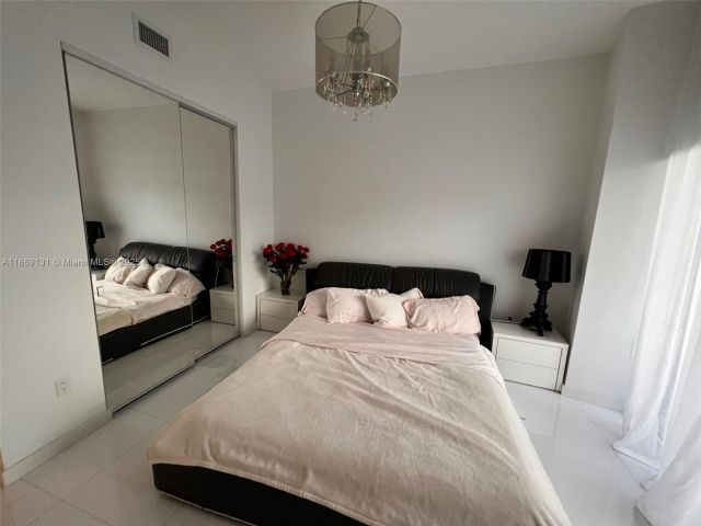 Apartment for rent  Unit #605 - photo 7405417