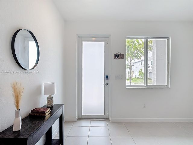 3-bedroom home for sale in Homestead - 716 SE 14th St - MondialRealty