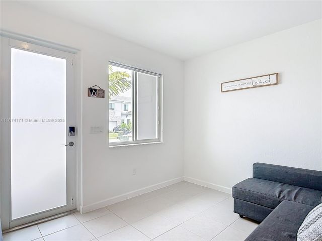 3-bedroom home for sale in Homestead - 716 SE 14th St - MondialRealty