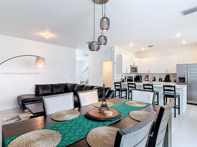 3-bedroom home for sale in Homestead - 716 SE 14th St - MondialRealty