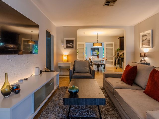 Home for rent at 1401 NE 17th Way - photo 6514835